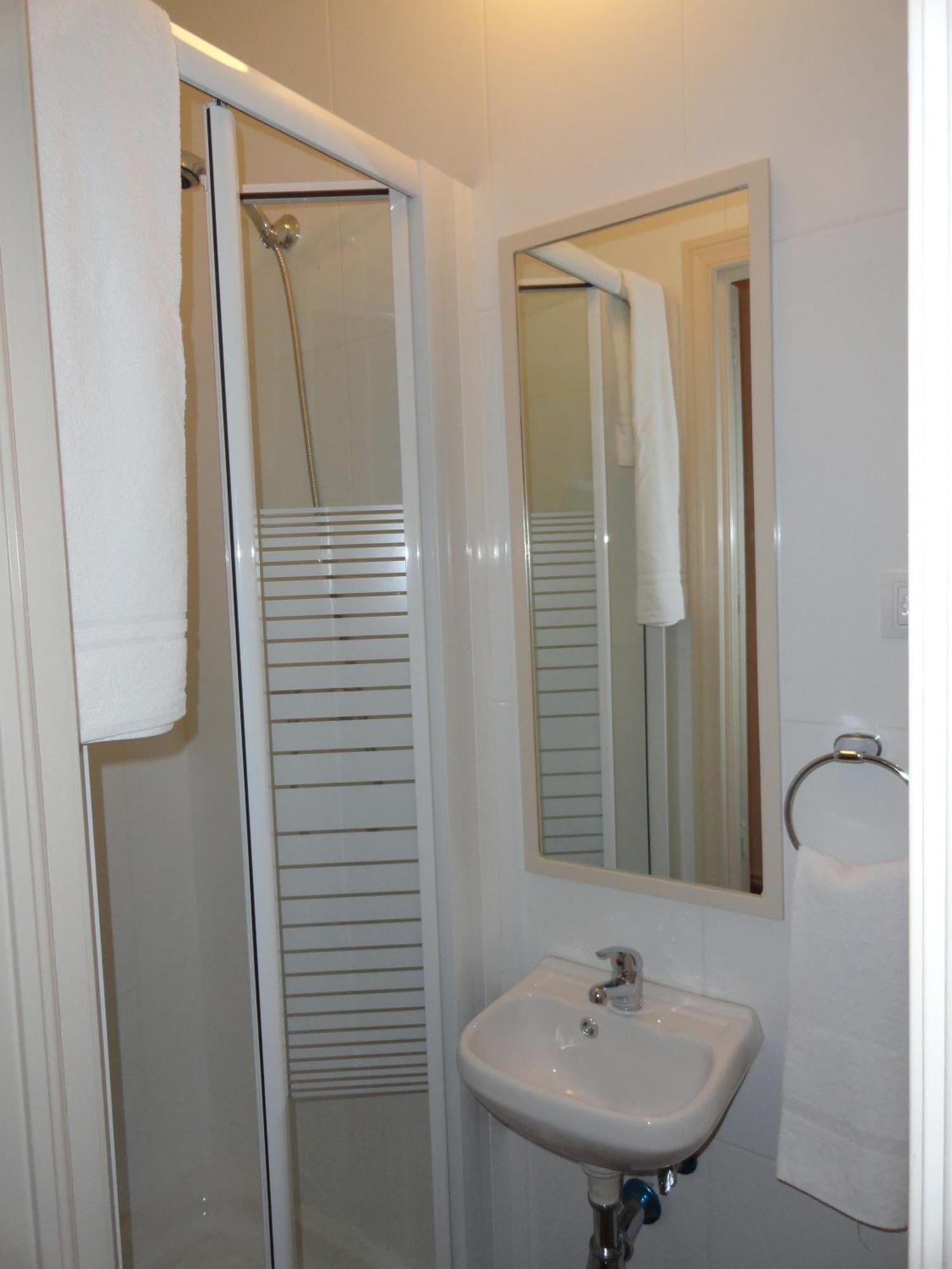 מדריד Hostal Alistana מראה חיצוני תמונה