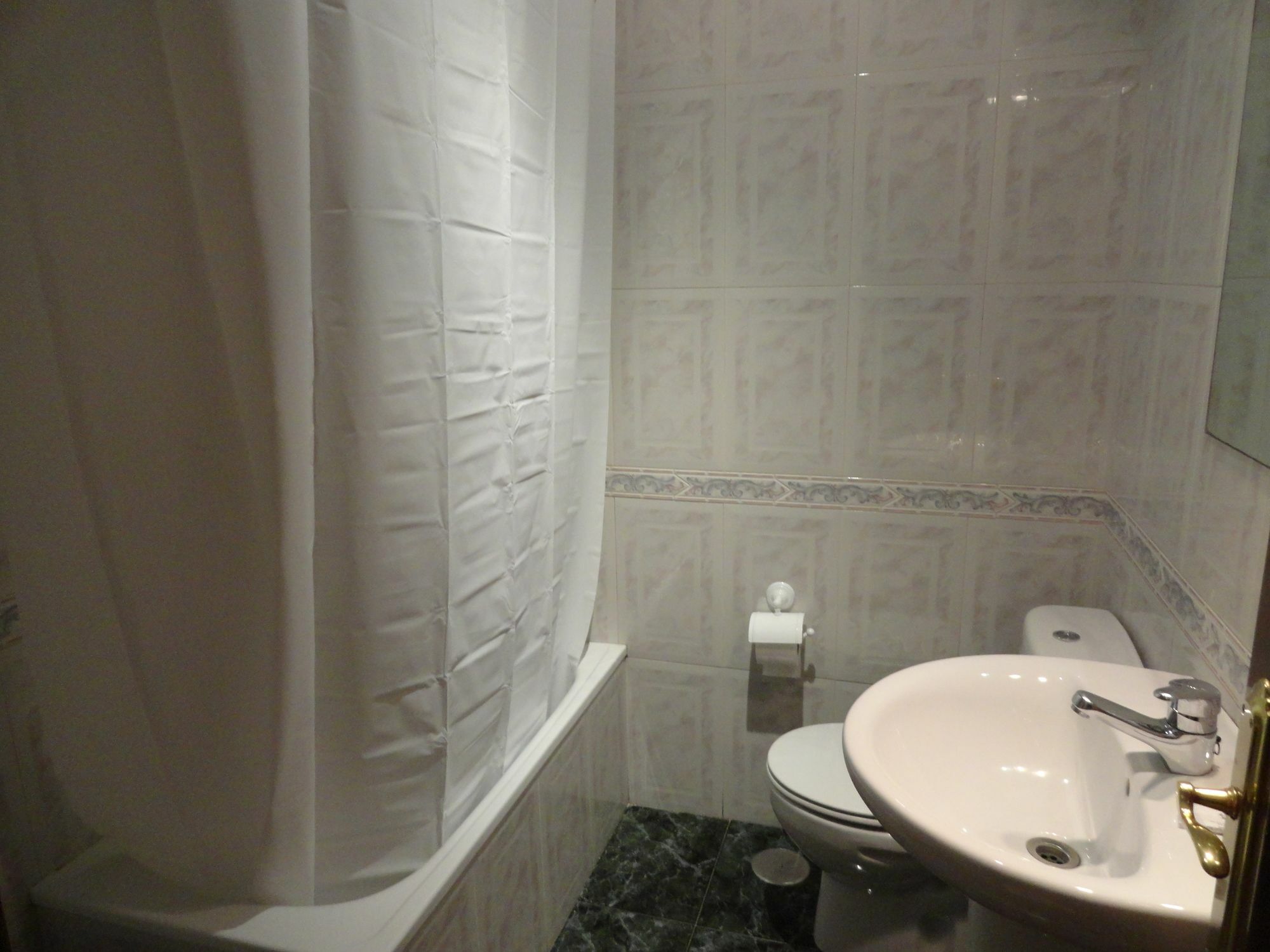 מדריד Hostal Alistana מראה חיצוני תמונה