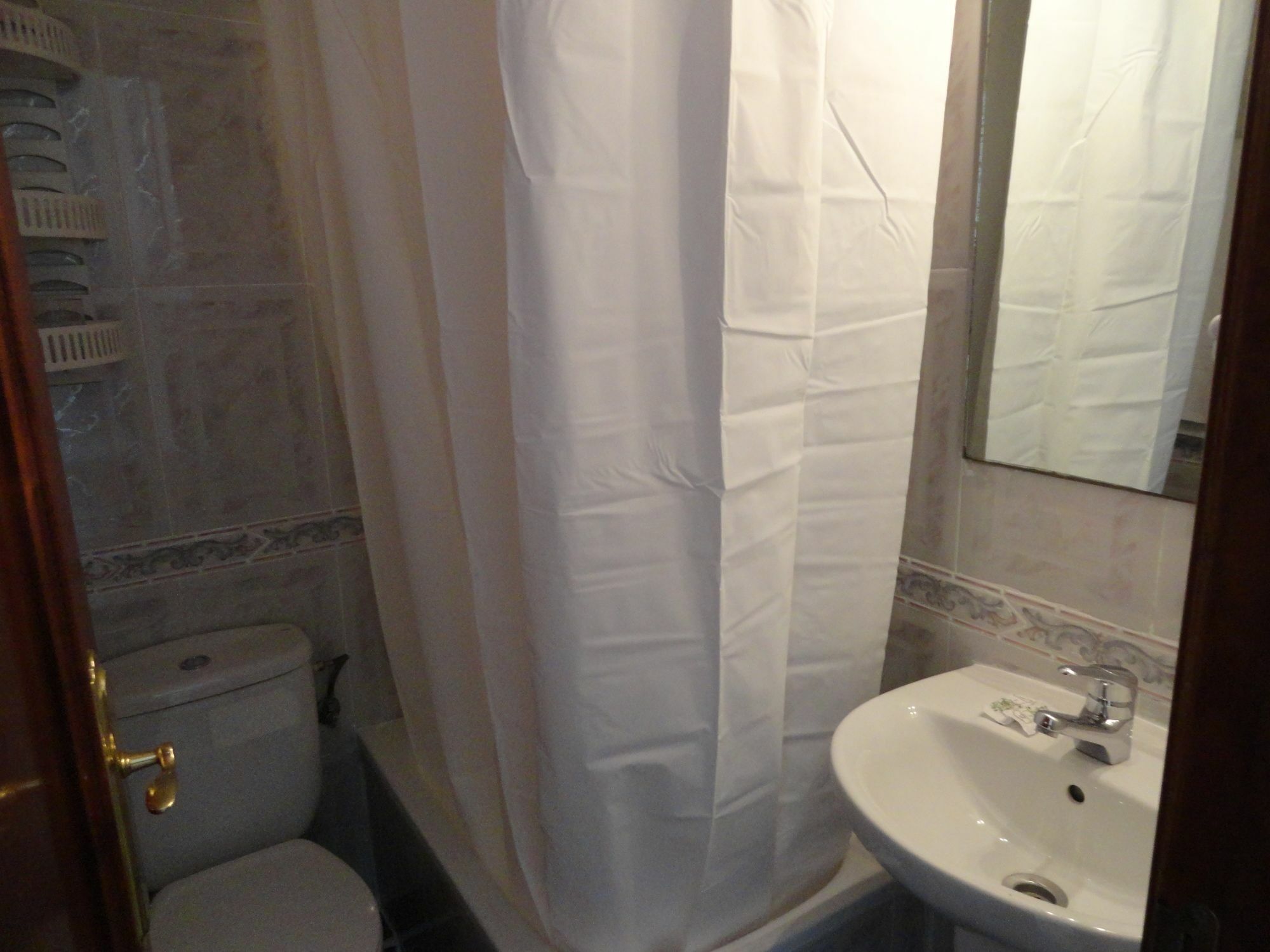מדריד Hostal Alistana מראה חיצוני תמונה